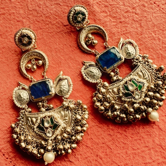 Elegant Silver and Blue statement Dangle Earrings with doublet stone 5” long - Picture 5 of 11